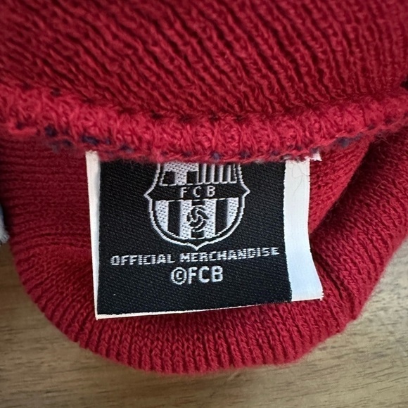 FC Barcelona Beanie Hat Pom Knit Logo Football Soccer Cap Wrap Around Text - Picture 2 of 4